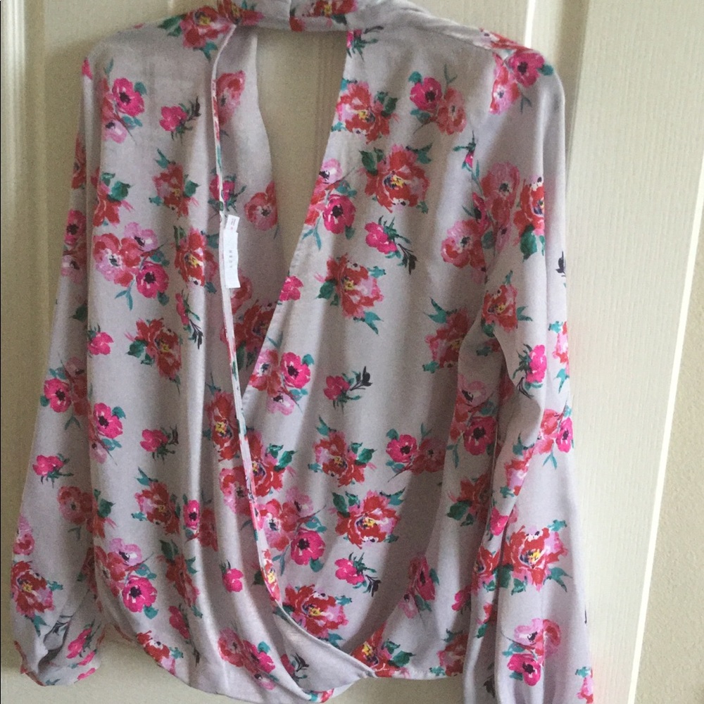 Floral top - Picture 2 of 2